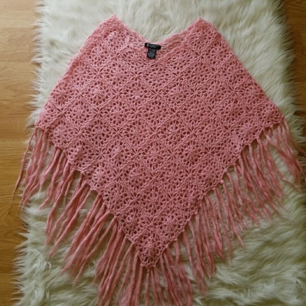๐๐ Pink Knitted Pancho ๐๐ - Picture 2 of 4